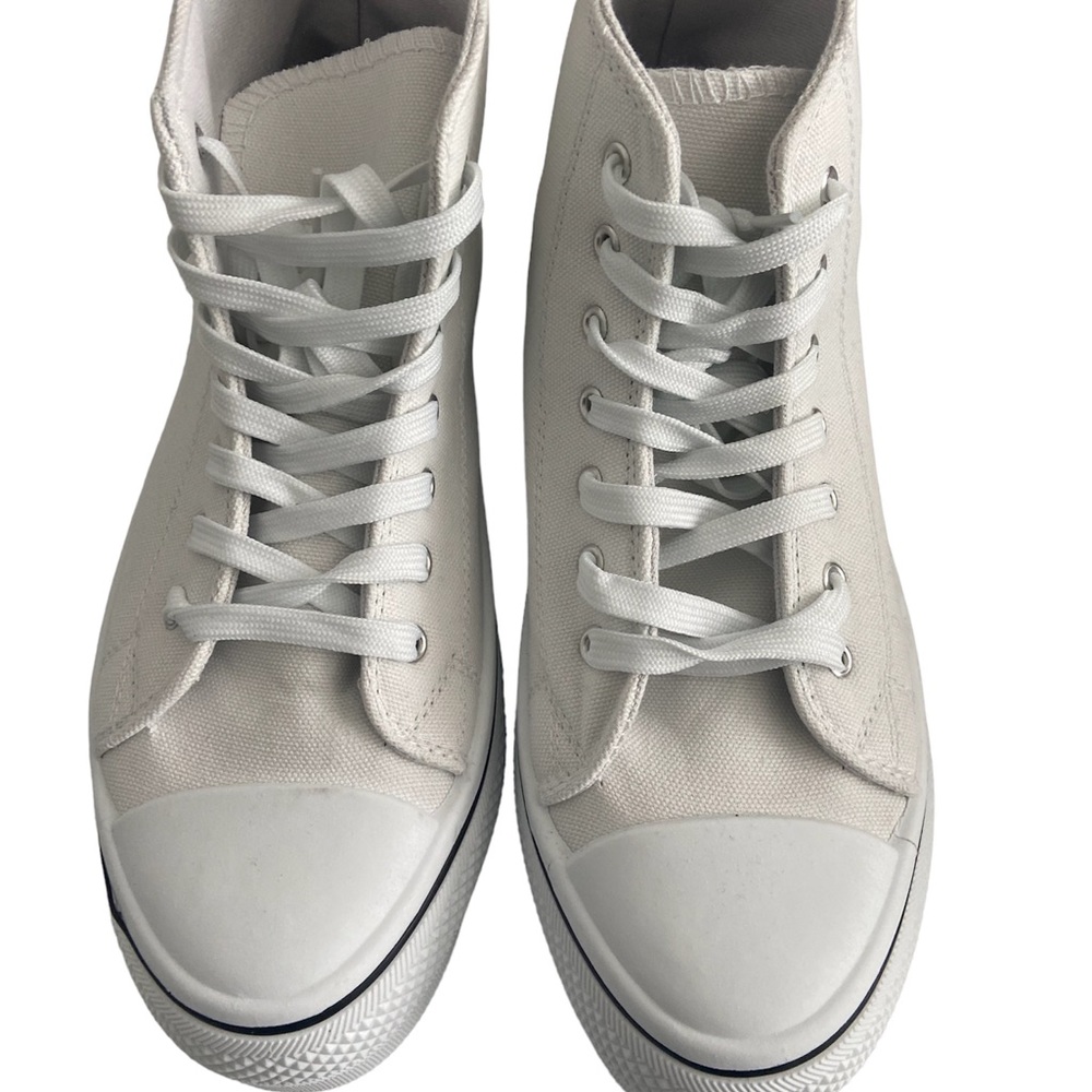 NWOT White Streetwear Society Ankle Top Sneakers